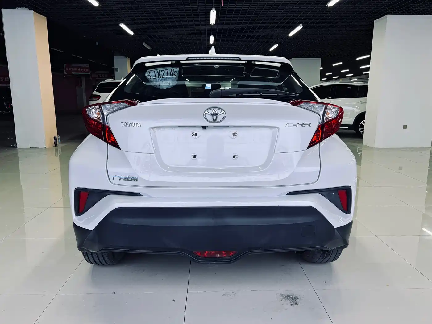 Toyota C-HR 2021 2.0L Luxury Edition фото 10