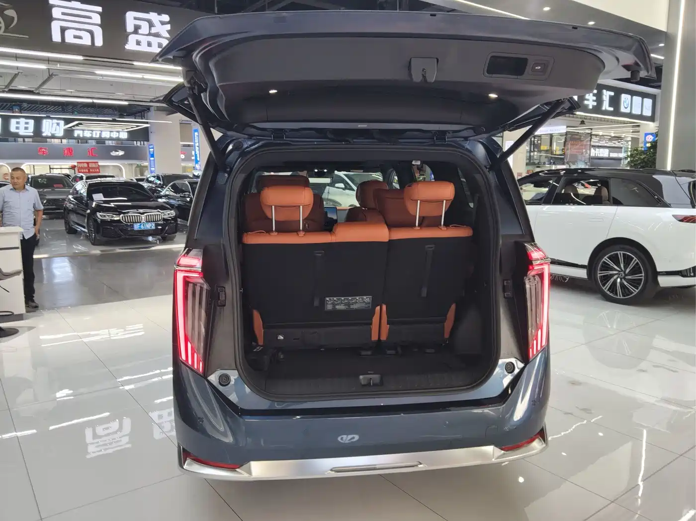 GAC Trumpchi Trumpchi Xiangwang M8 2025 2025 Model QianKun Series Ultra First Class