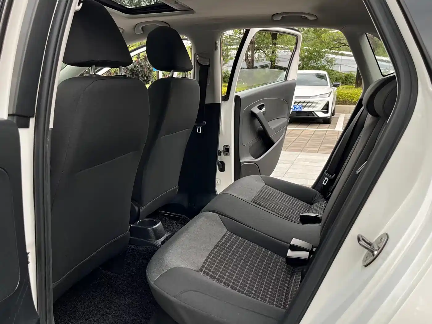 Volkswagen Polo 2018 1.5L Auto Comfort фото 8