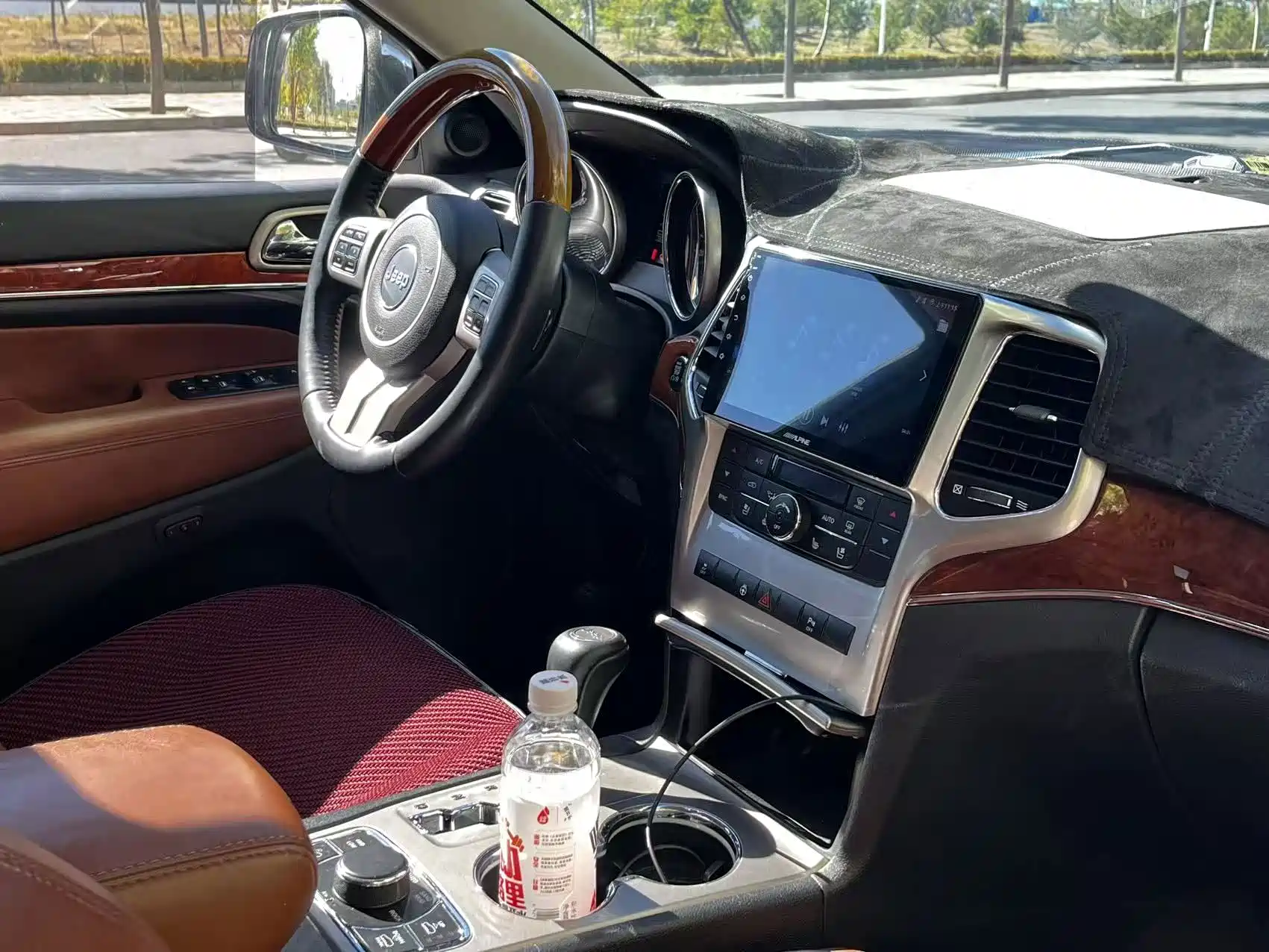 Фото 18 - Jeep Grand Cherokee (Import)