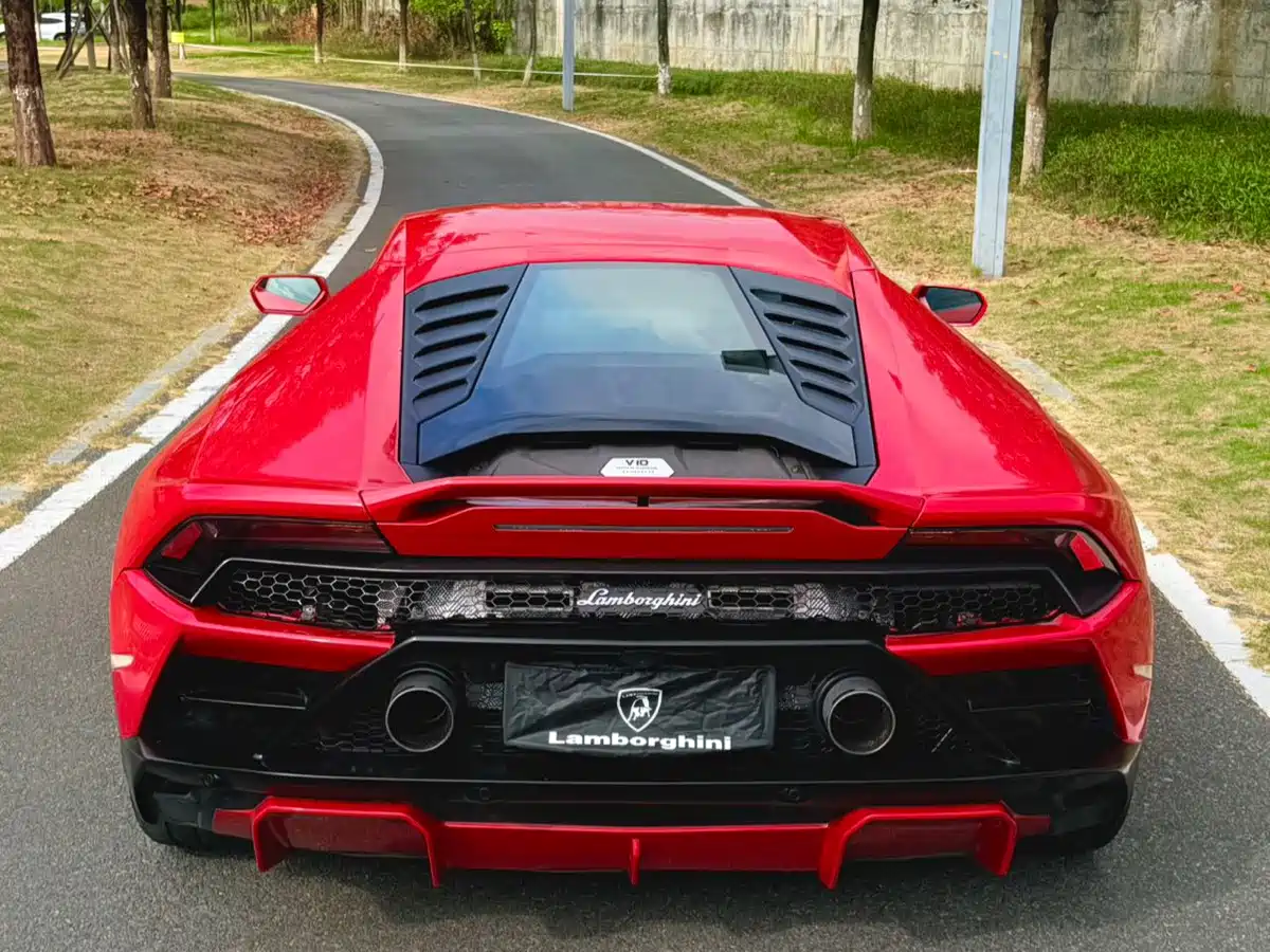 Photo 6 - Lamborghini Huracán