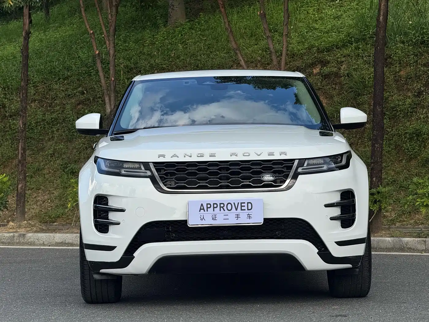 Land Rover Range Rover Evoque 2022 Range Rover Evoque L 200PS R-Dynamic Standard Elite Edition фото 2