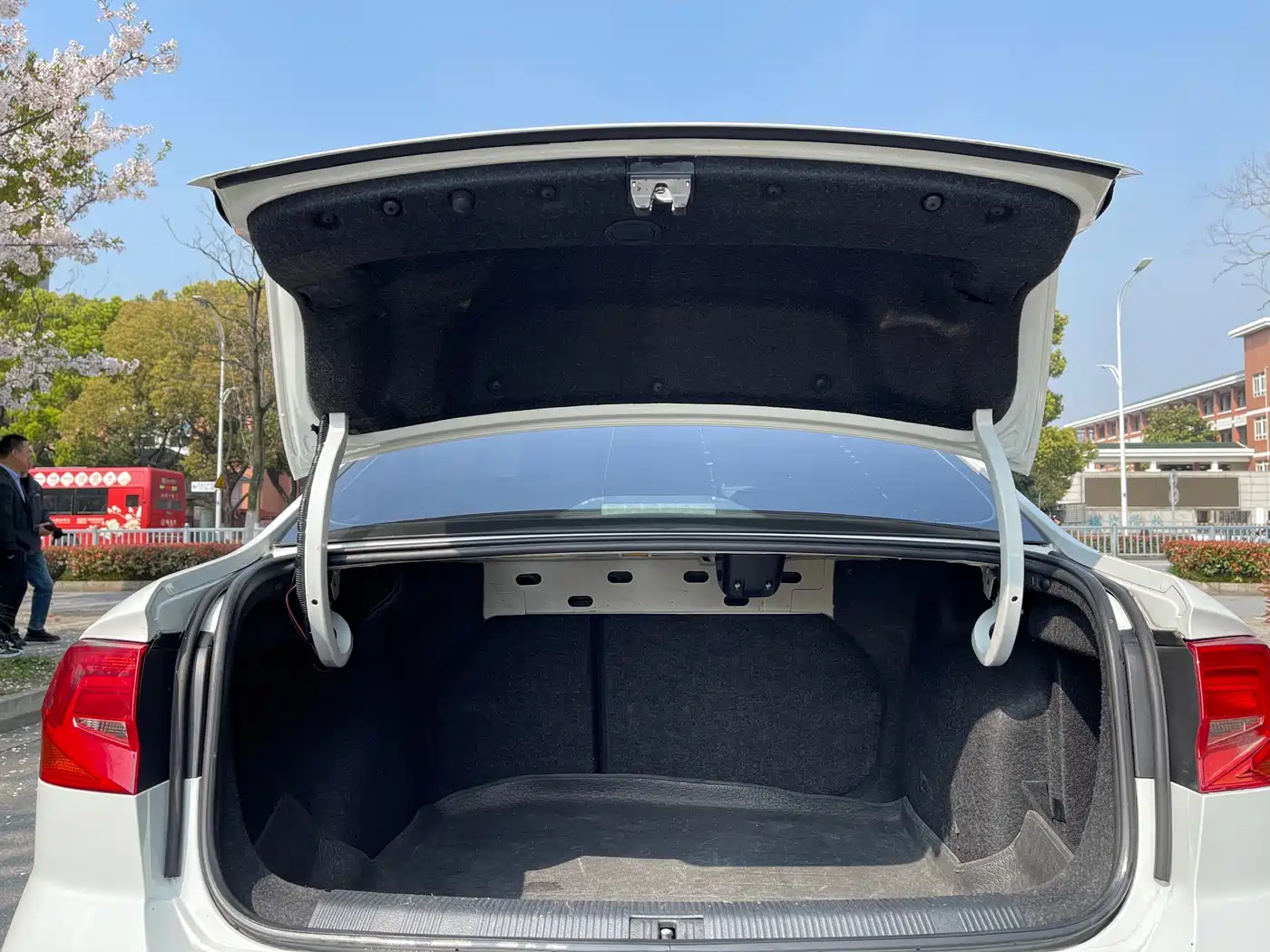 Volkswagen Bora 2017 1.6L Automatic Comfort фото 13