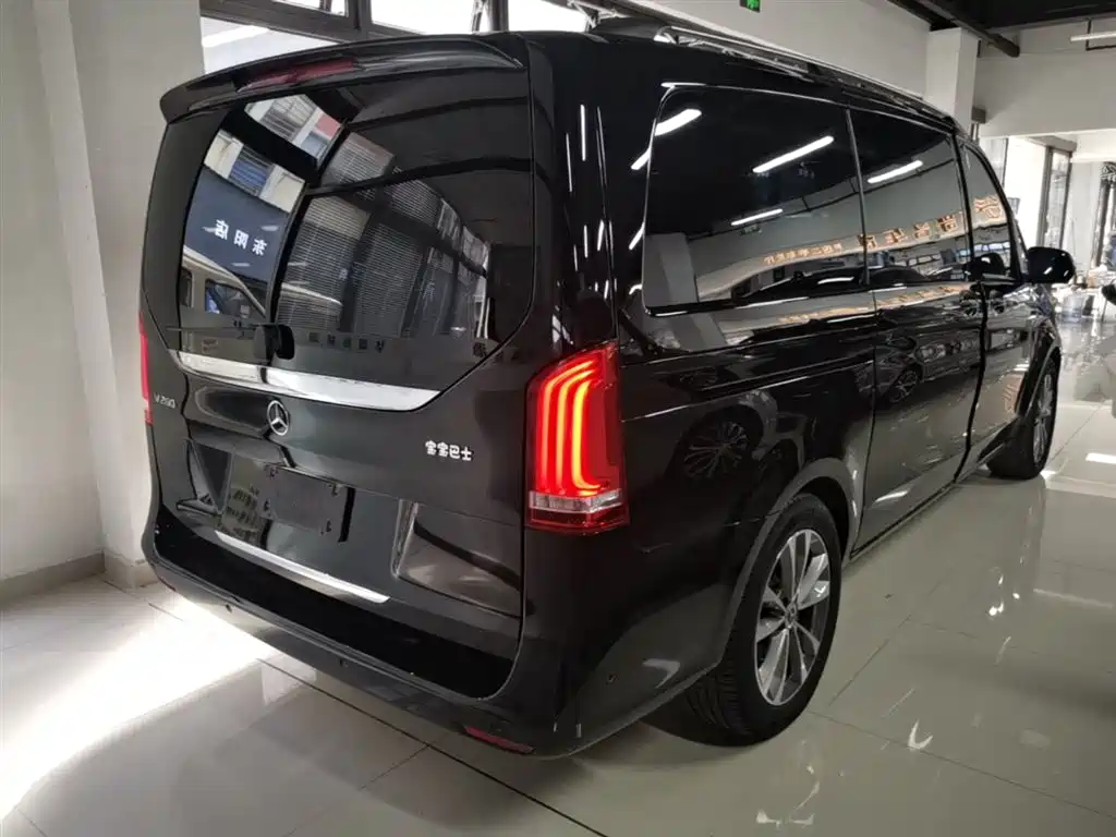 Mercedes-Benz V-Class 2022 V 260 Pilot Edition фото 7