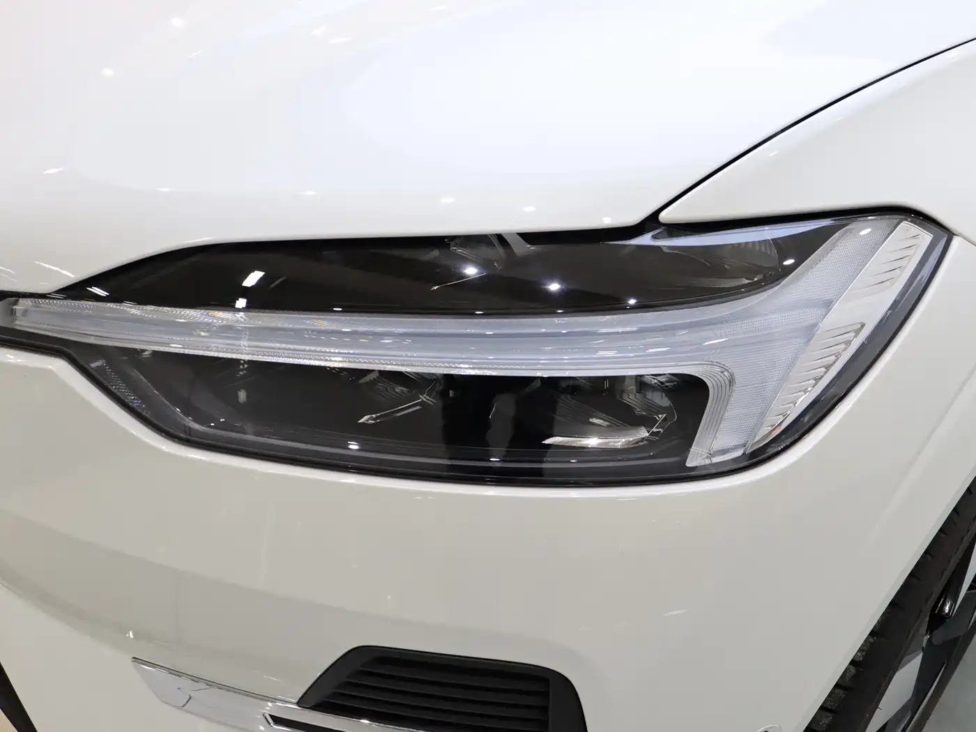 VOLVO XC60 PLUG IN HYBRID