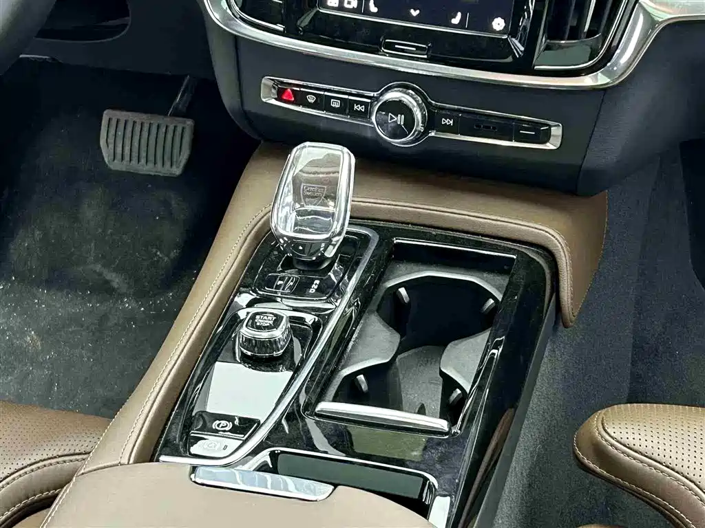 VOLVO S90 PLUG IN HYBRID