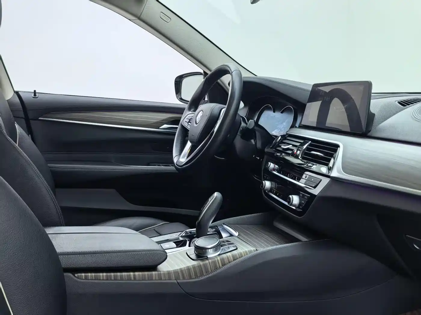 BMW 6 Series GT 2018 630i M Sport Package фото 22
