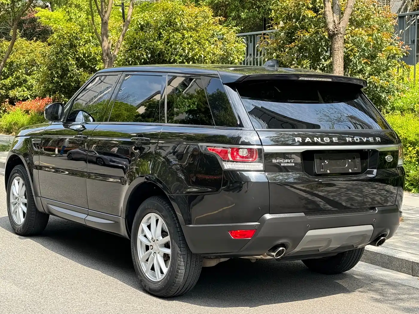 Land Rover Range Rover Sport 2017 3.0 SC V6 SE фото 5