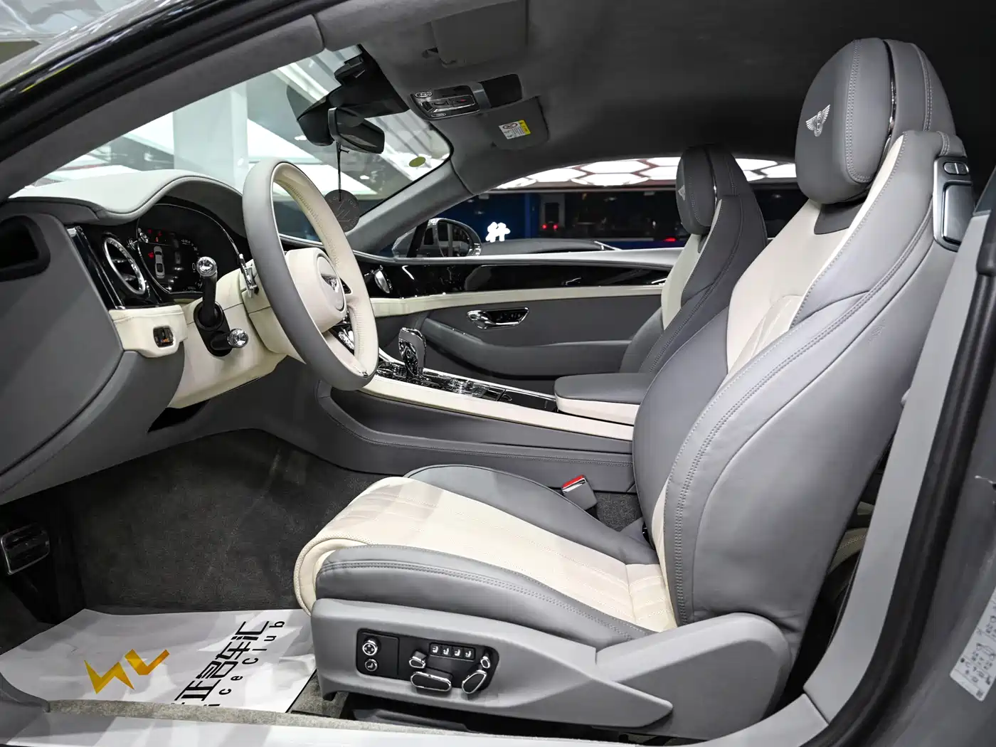 BENTLEY CONTINENTAL PLUG IN HYBRID