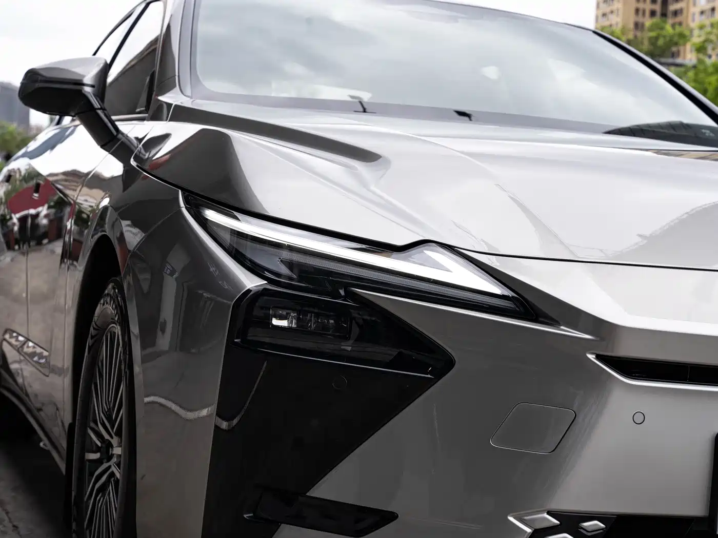 Lexus ES 2026 2025 Model 300h Base Version