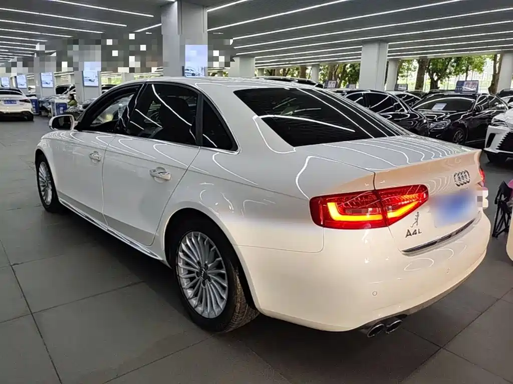Audi A4L 2016 35 TFSI Automatic Comfort фото 5