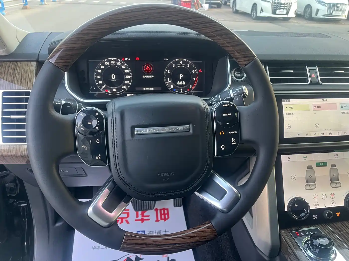 Land Rover Range Rover 2019 3.0 SC V6 Heritage Extended Edition фото 6