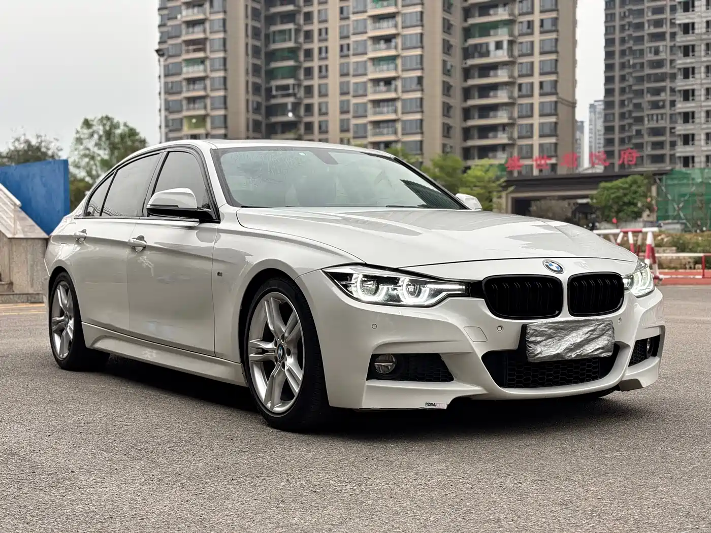 BMW 3 Series 2018 320Li Leading M Sport Package фото 3