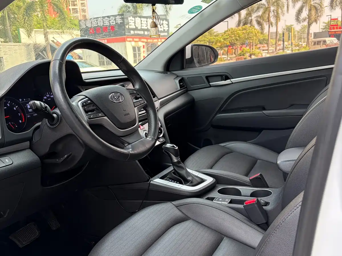 Hyundai Elantra 2020 1.5L CVT Smart Style·Elite фото 6