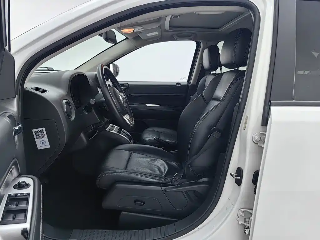 Фото 10 - Jeep Compass (Import)