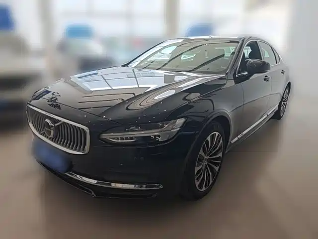Volvo S90 2024 B5 Momentum Luxury Edition