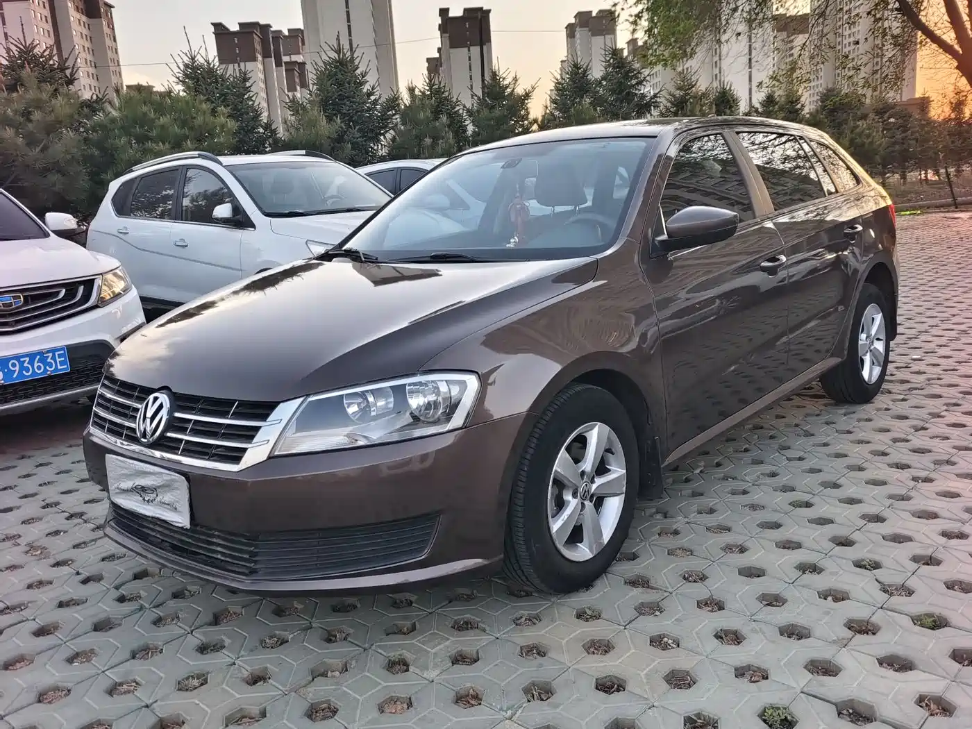 Volkswagen Lavida Tour 2013 1.6L Manual Trend Style