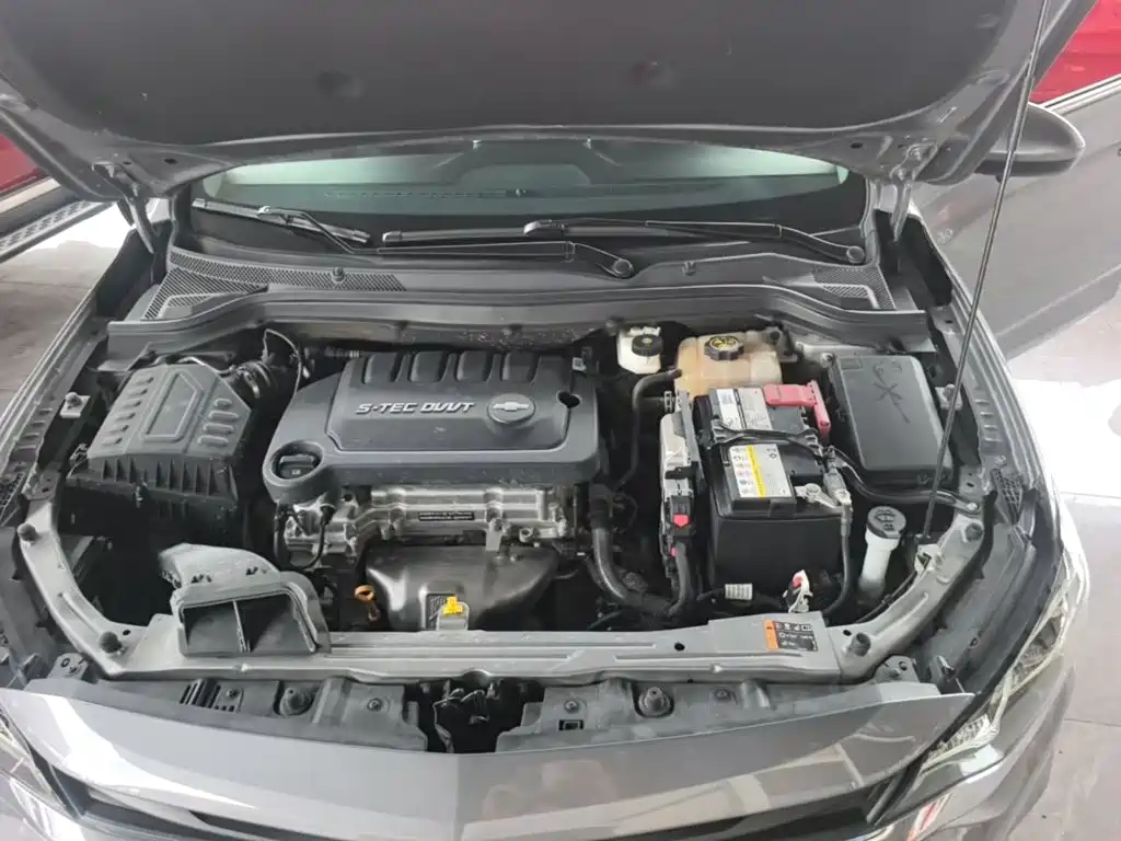 CHEVROLET CRUZE