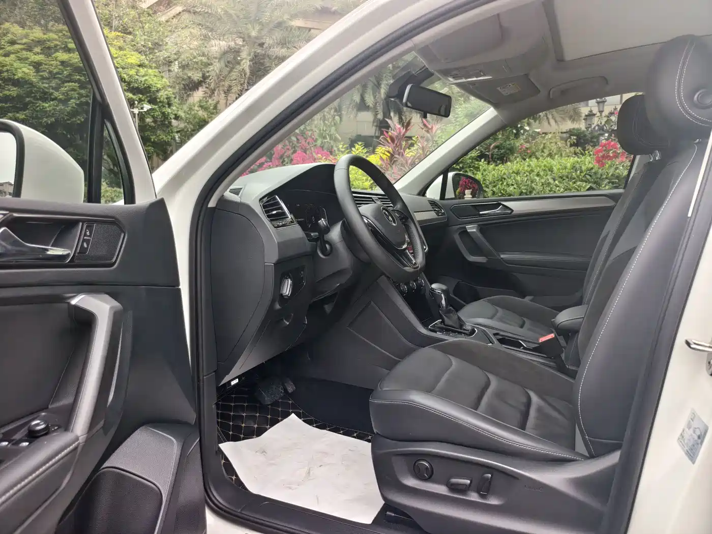 Volkswagen Tiguan L 2021 330TSI Automatic 2WD Smart фото 8