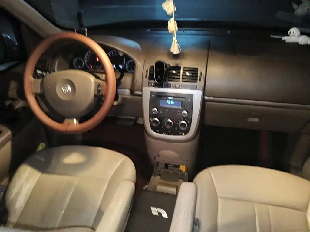 Photo 11 - Buick GL8