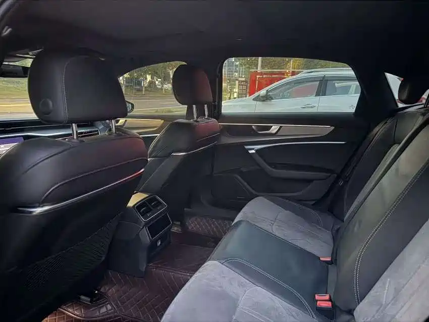 Audi A6L 2021 45 TFSI Exclusive Sport фото 2