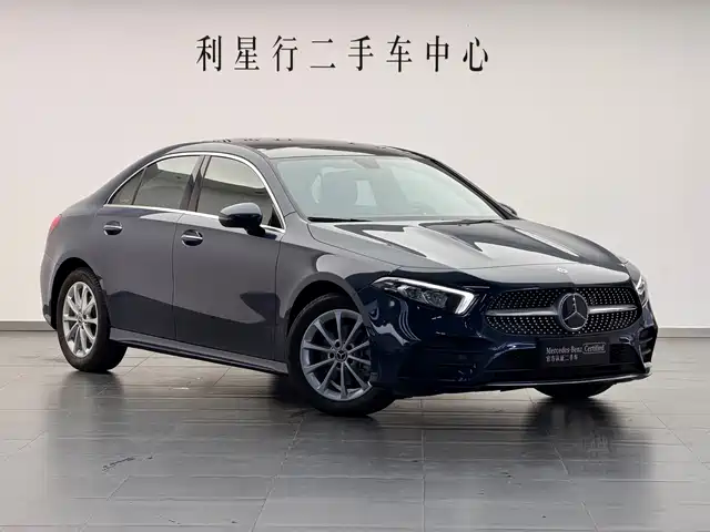 Mercedes-Benz A-Class 2019 Facelift A 200 L Sports Sedan — фото 3