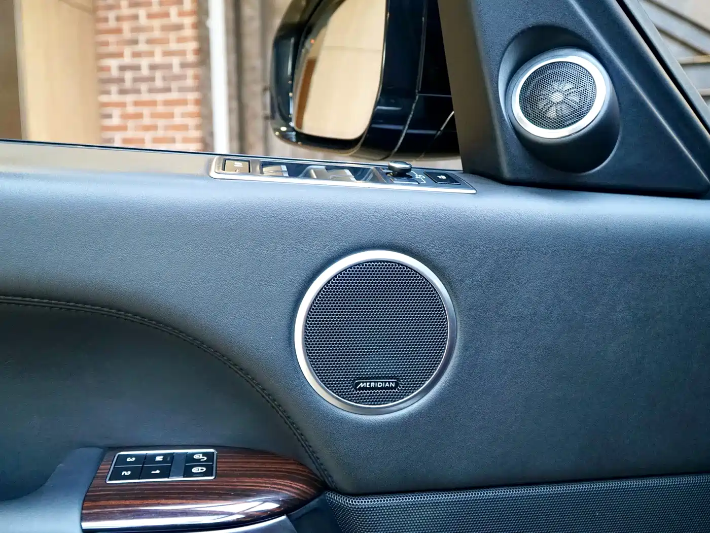 Photo 11 - Land Rover Range Rover