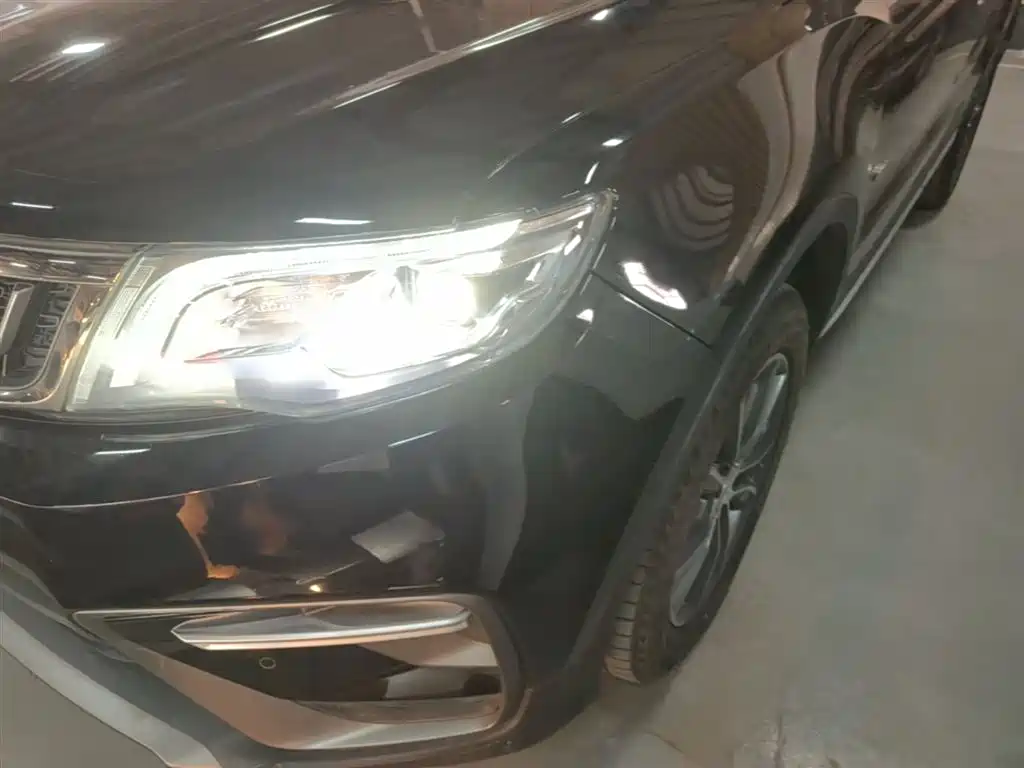 Фото 24 - Geely Atlas
