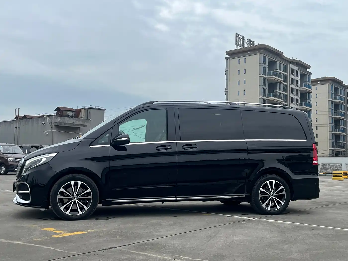 Mercedes-Benz V-Class 2021 V 260 Premium Edition фото 2