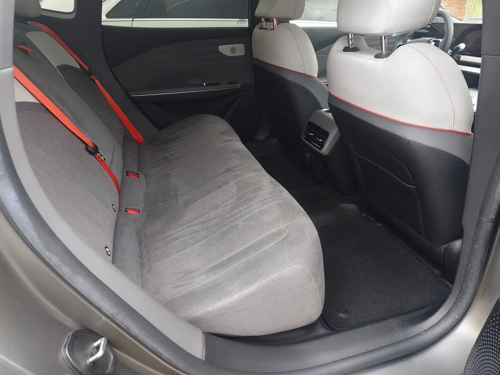 Фото 6 - Geely Galaxy Galaxy E8