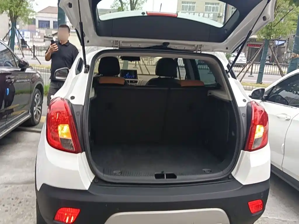 Фото 19 - Buick Encore