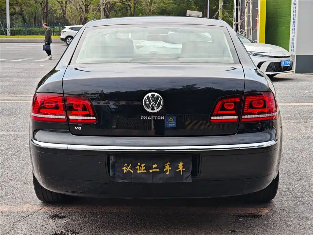 VOLKSWAGEN PHAETON