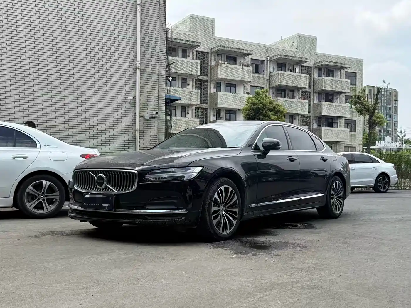 VOLVO S90