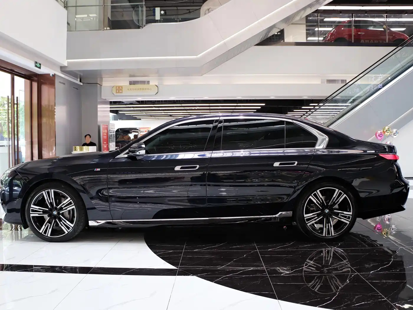 BMW 7-SERIES