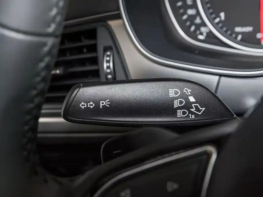Audi A6L 2018 30th Anniversary 45 TFSI quattro Sport фото 9
