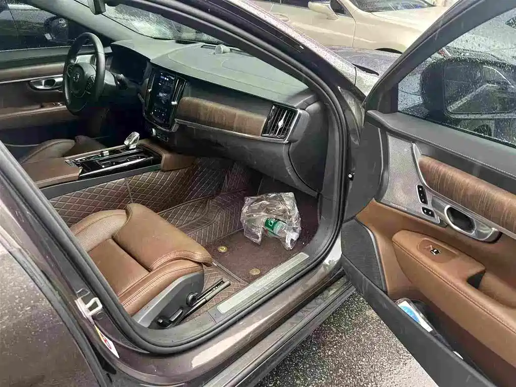 Volvo S90 Plug-in Hybrid 2023 2023 T8 Plug-in Hybrid AWD Long Range Smart Elegance Luxury