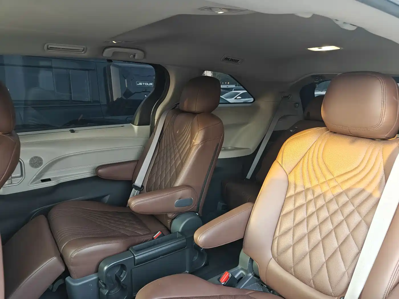 Toyota Sienna 2023 2.5L Hybrid Luxury Edition фото 11