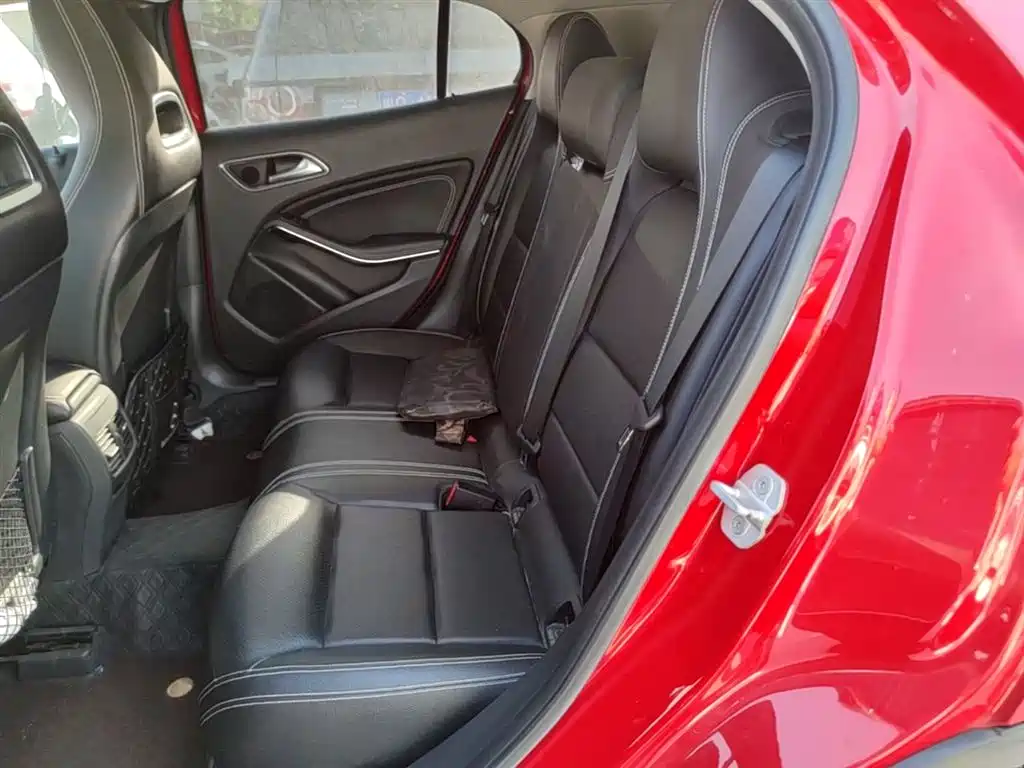 Mercedes-Benz GLA 2016 GLA 200 Dynamic фото 17