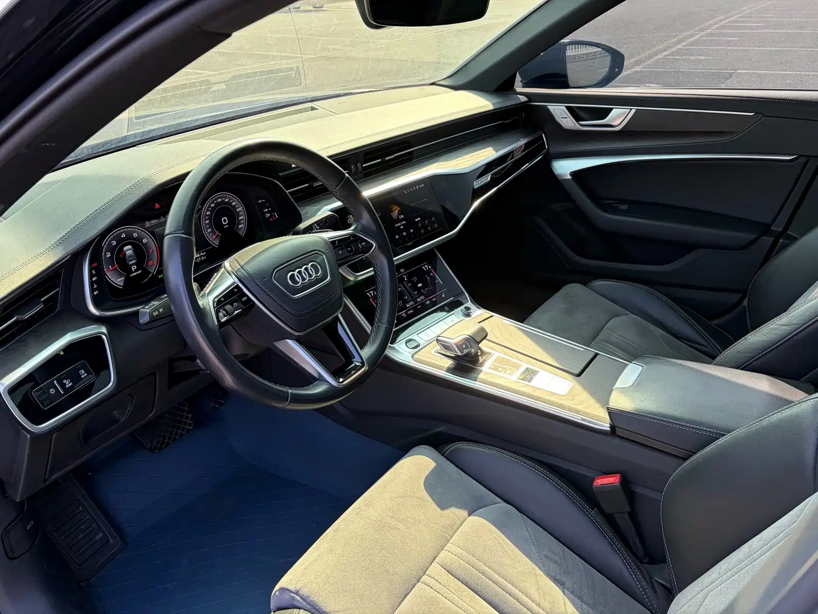 Фото 4 - Audi A6L