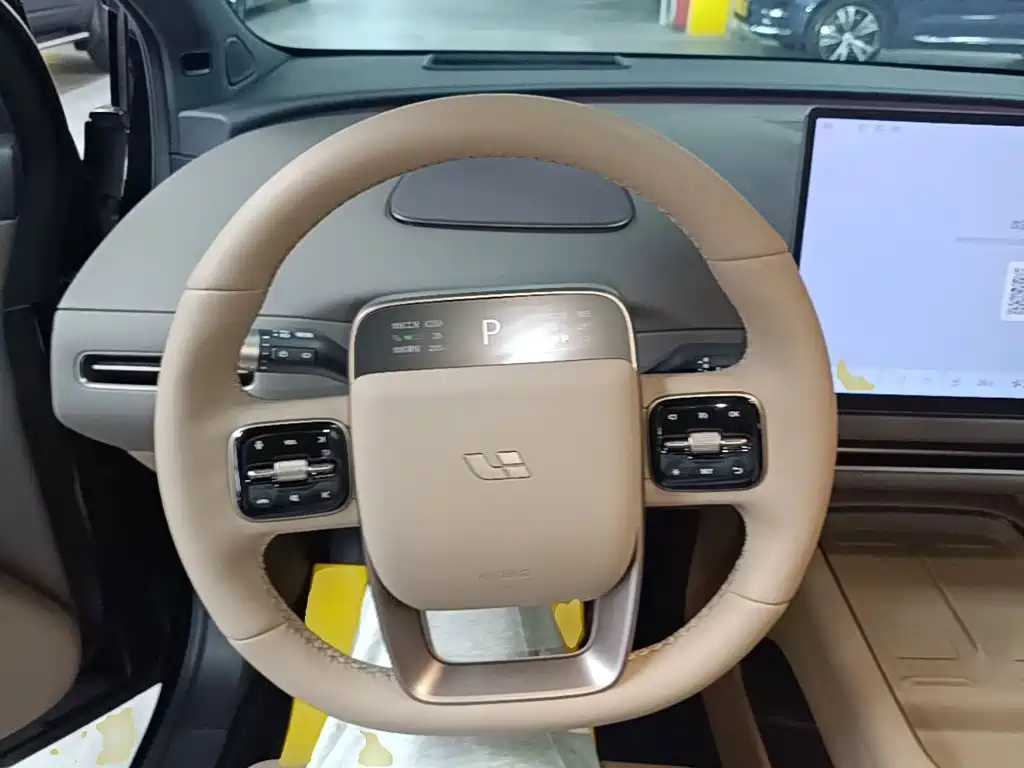 Li Auto i6 2026 2025 2WD Base Model