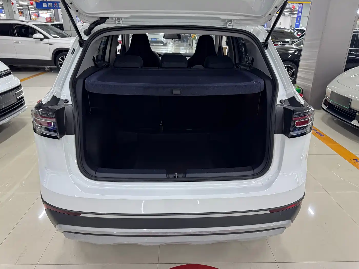 Volkswagen Tharu 2025 Model Rising Star 1.5L Advance Edition фото 11