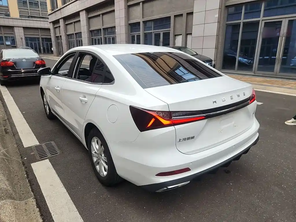 Roewe i5 2025 2023 1.5L CVT Luxury Edition