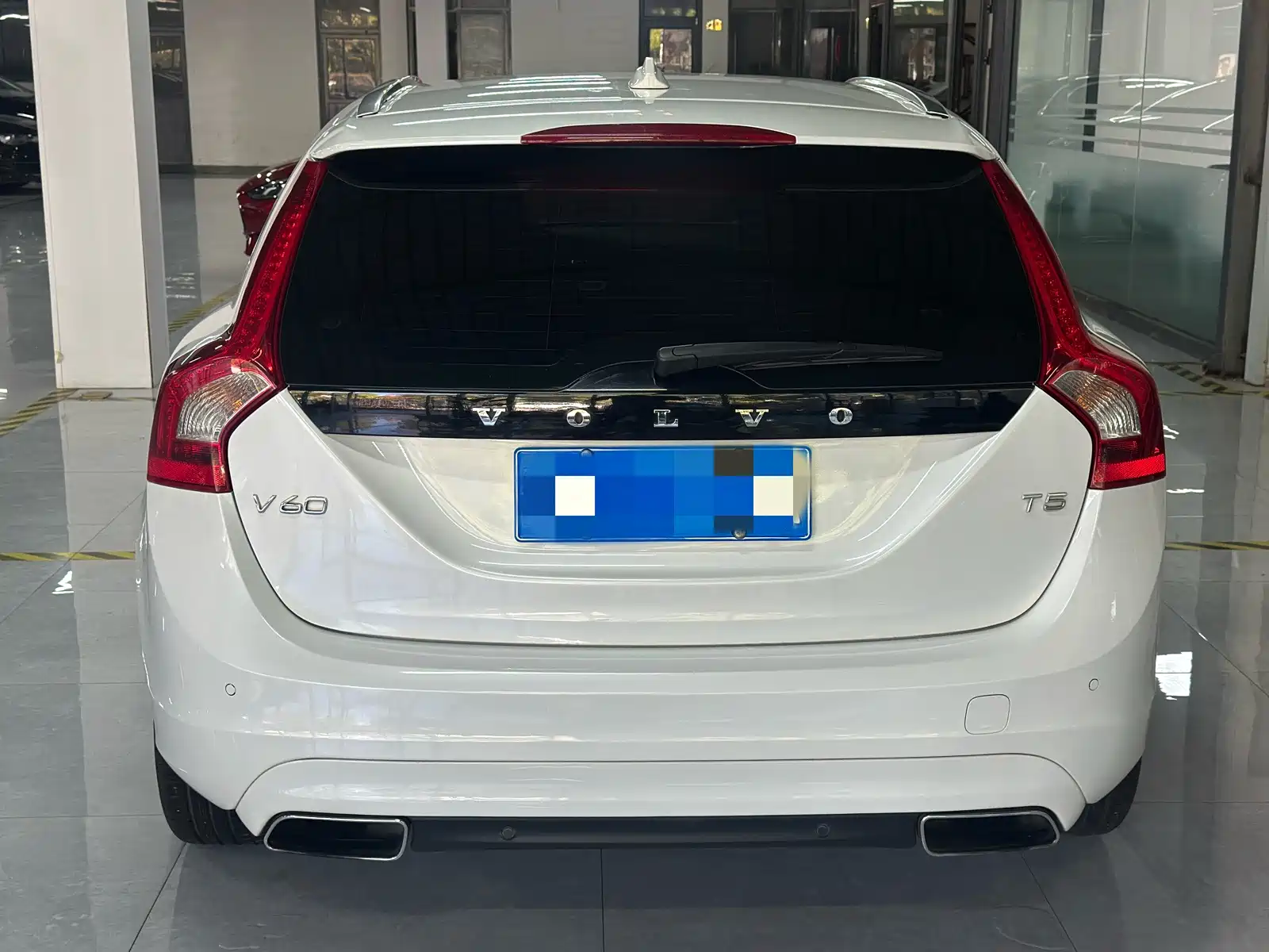 صورة 4 - Volvo V60