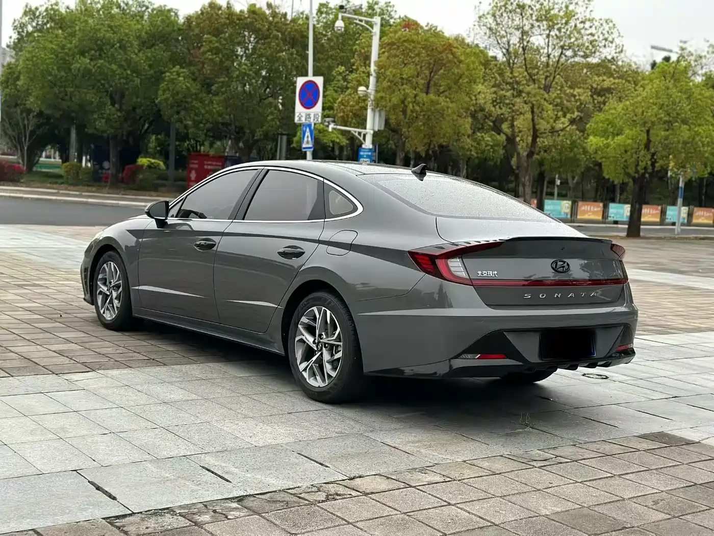 HYUNDAI SONATA