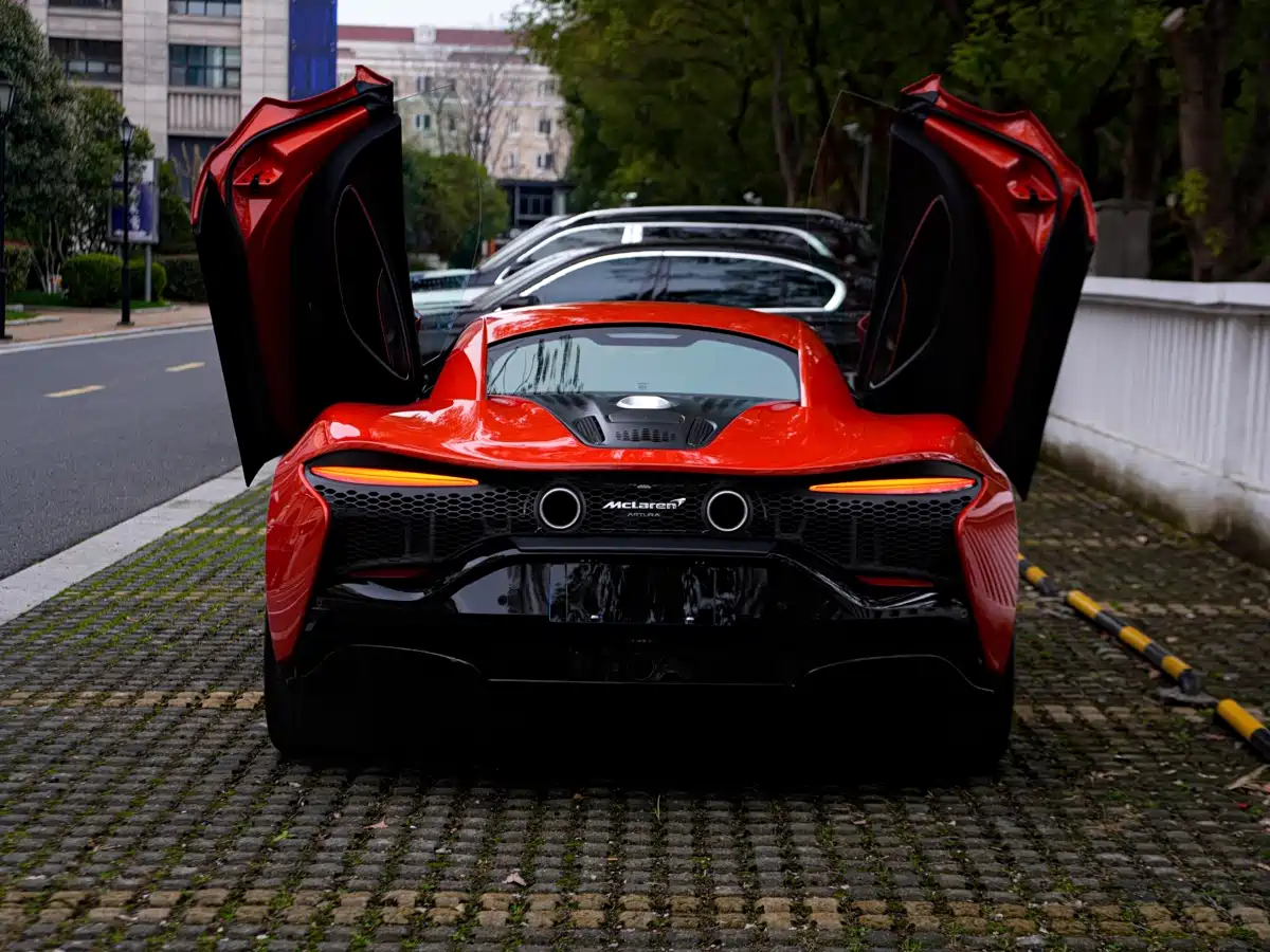 MCLAREN ARTURA