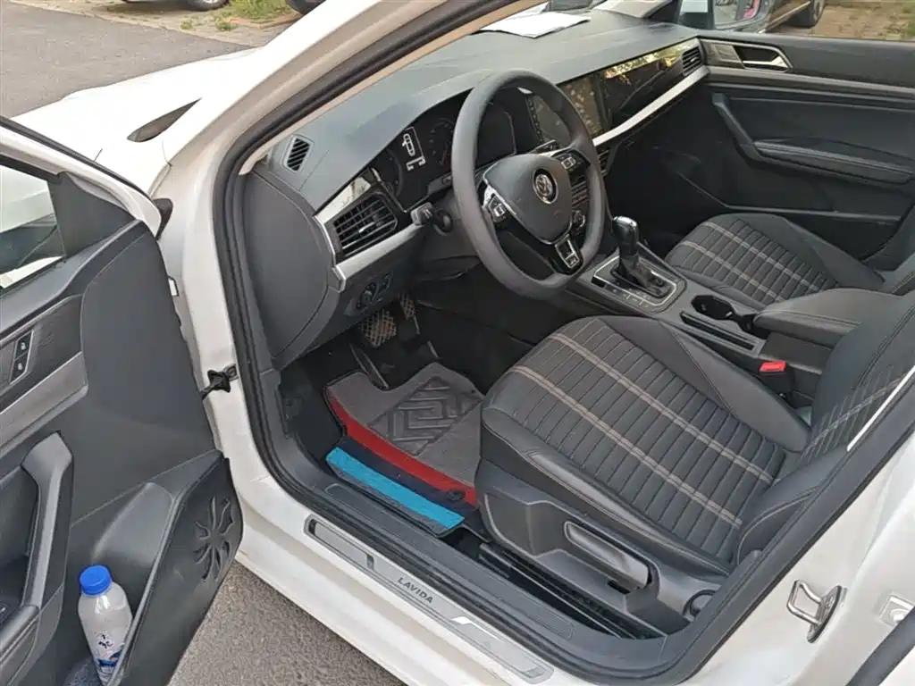 Volkswagen Lavida 2018 280TSI DSG Comfort Edition China V фото 16