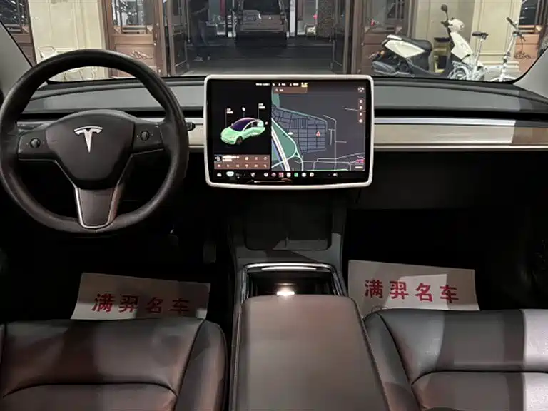 Фото 18 - Tesla Model 3