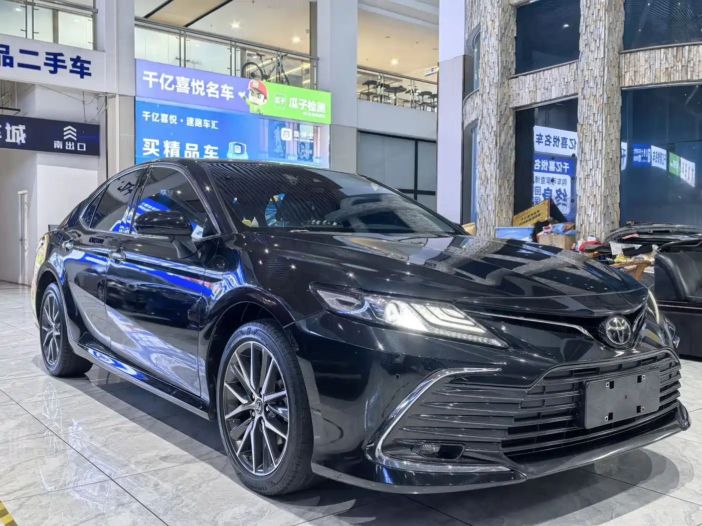 Toyota Camry 2021 2.5G Luxury Edition фото 3