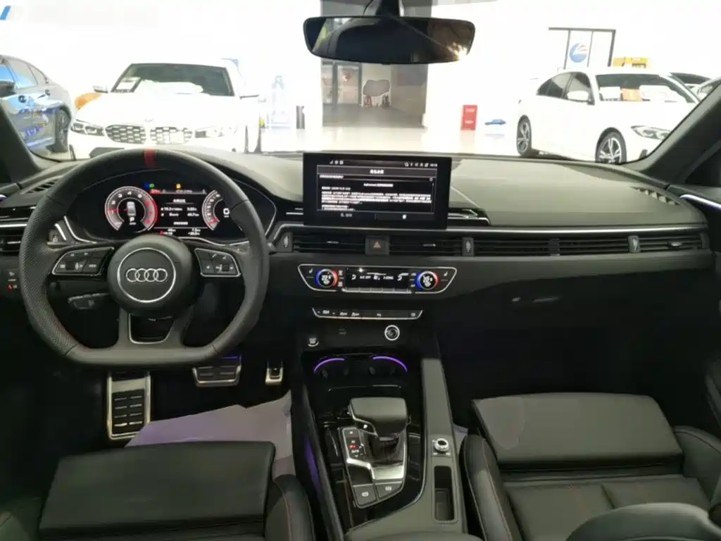 Фото 10 - Audi A4L