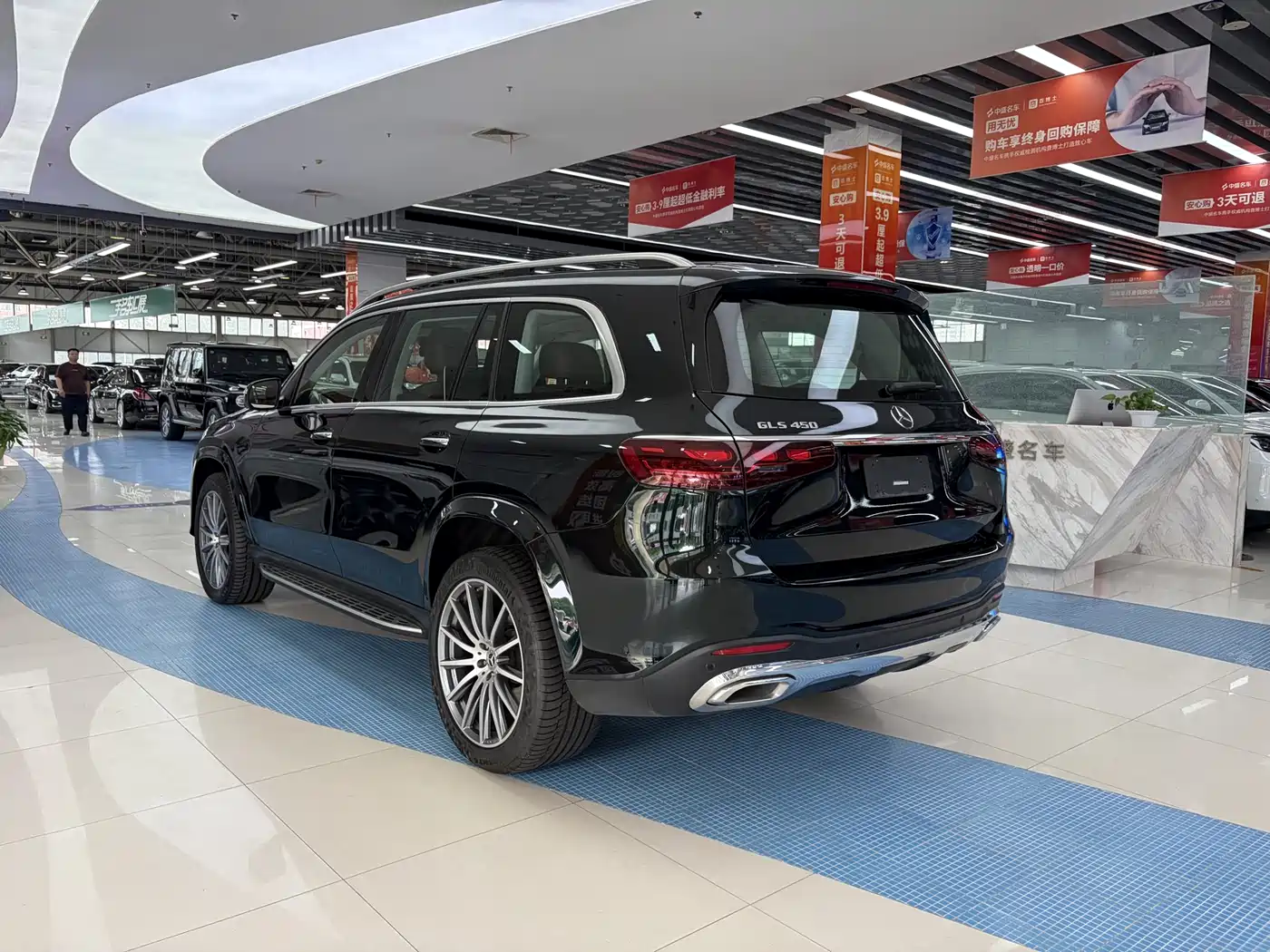 Mercedes-Benz GLS 2024 Model GLS 450 4MATIC Luxury фото 6